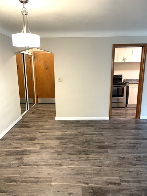 Floor plan for 2 beds, 1 bath, 925 sqft